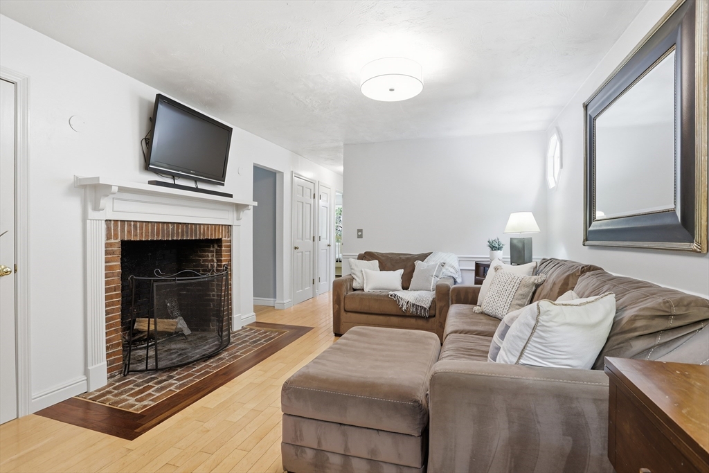 123 Sugar Rd
