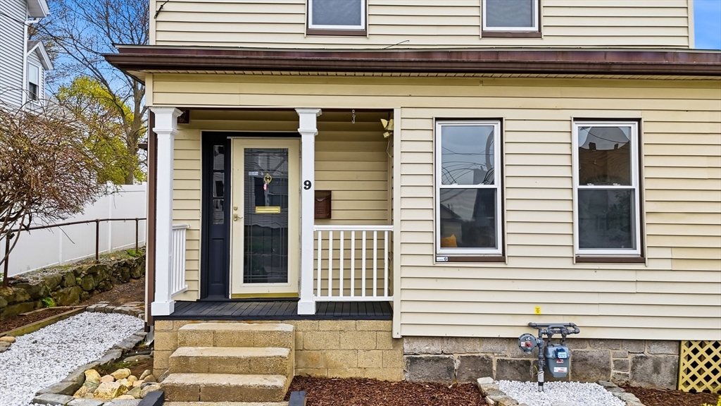 9 Robbins Street