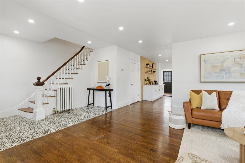 9 Robbins Street