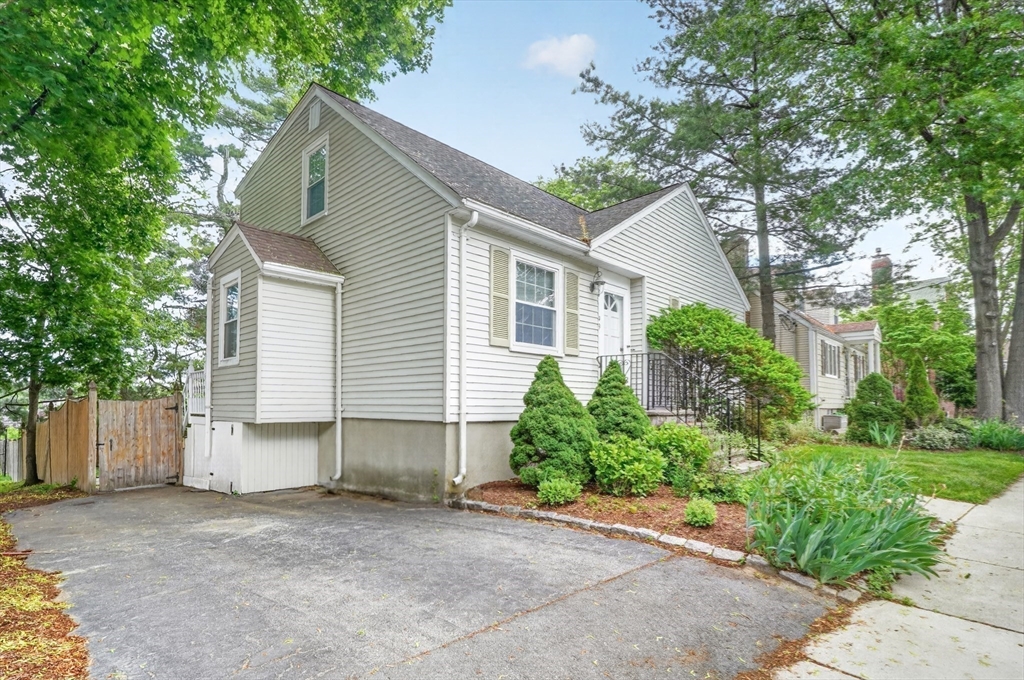 43 Grandview Ave