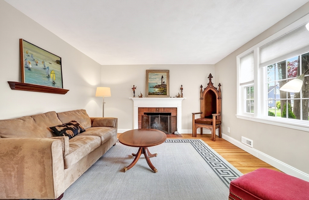 43 Grandview Ave