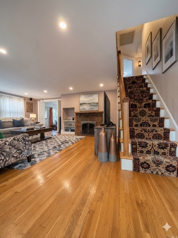 410 Marrett Rd