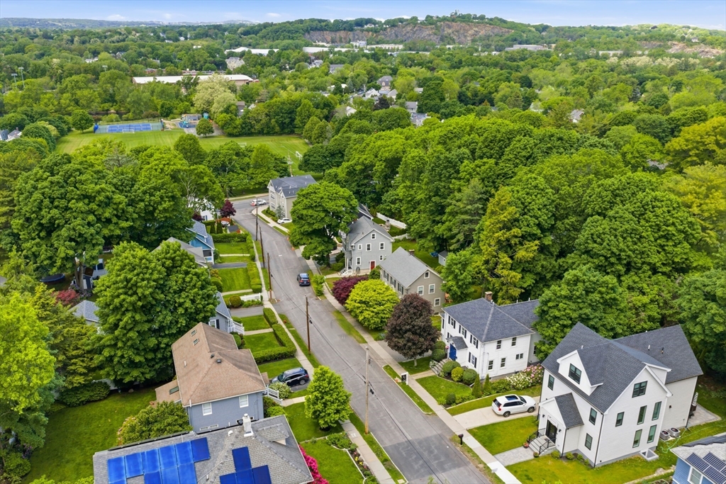 18 Grayson Rd