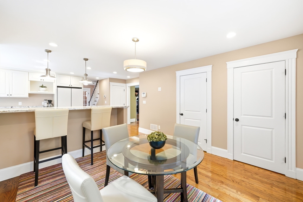 18 Grayson Rd