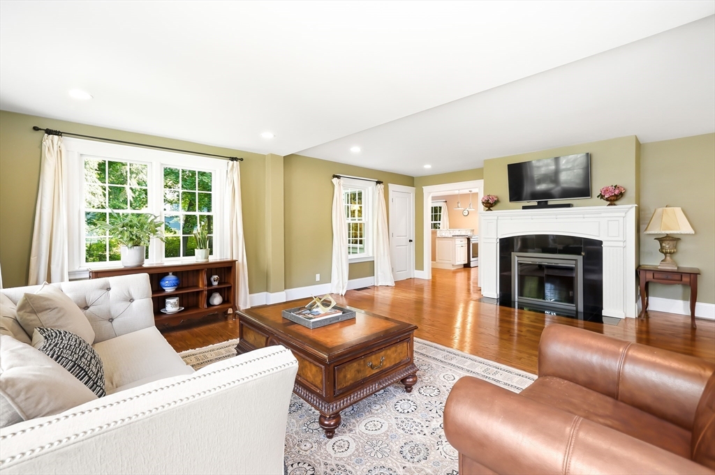 18 Grayson Rd