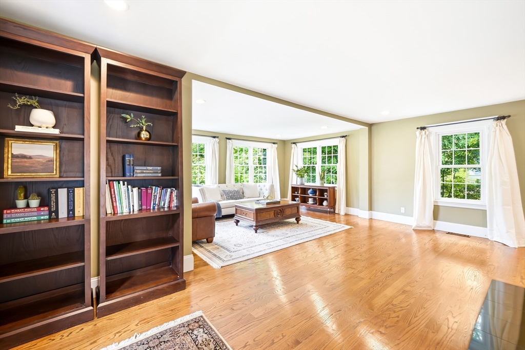 18 Grayson Rd