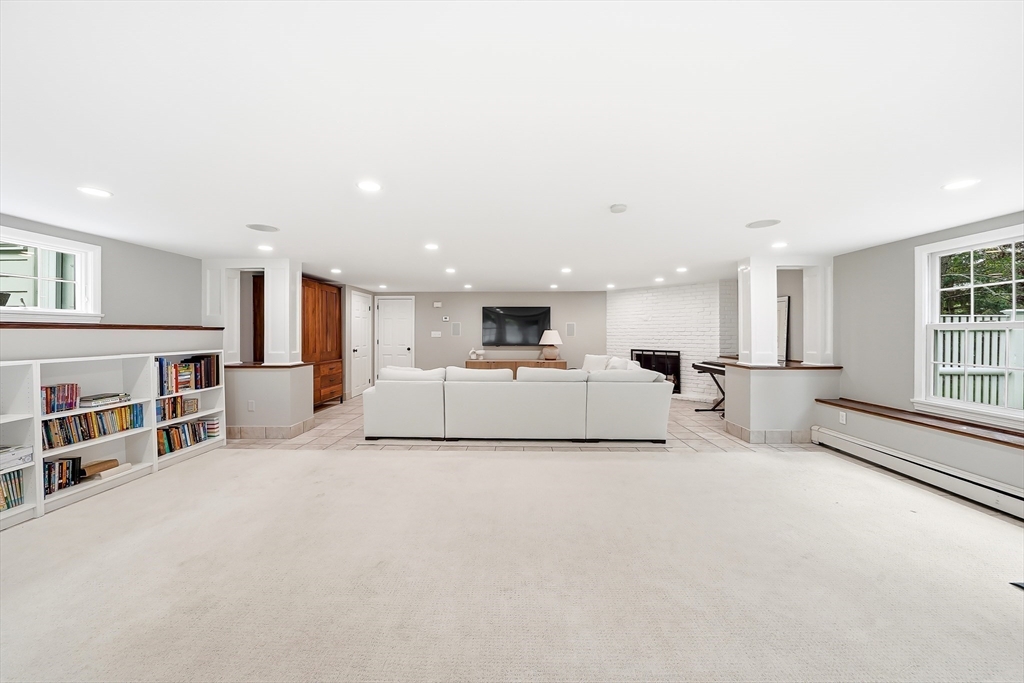 22 Hollywood Rd