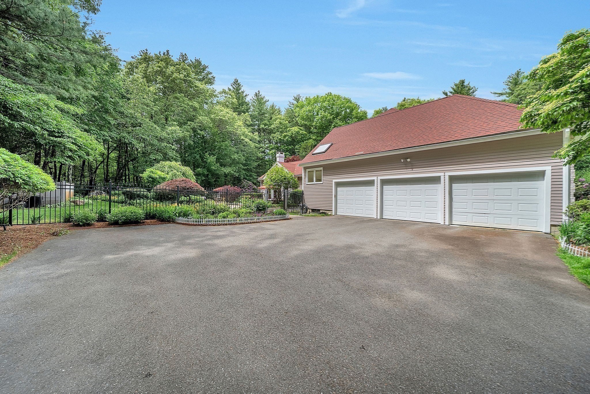 784 Strawberry Hill Rd