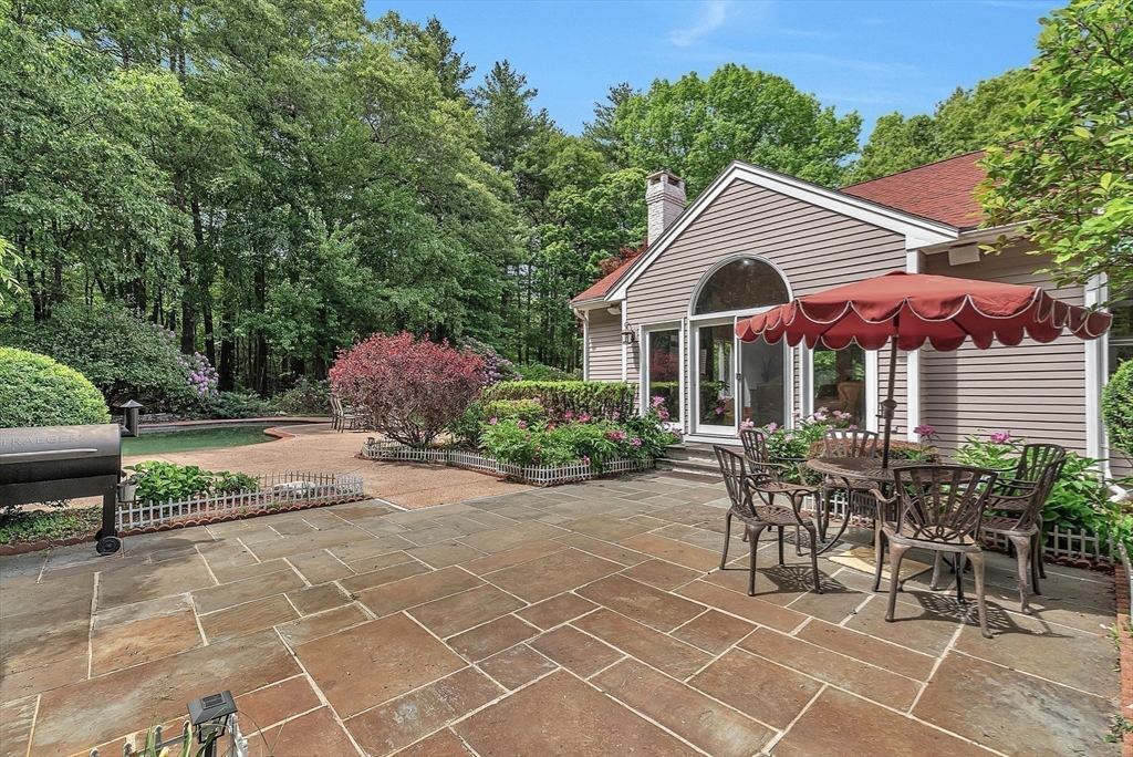 784 Strawberry Hill Rd