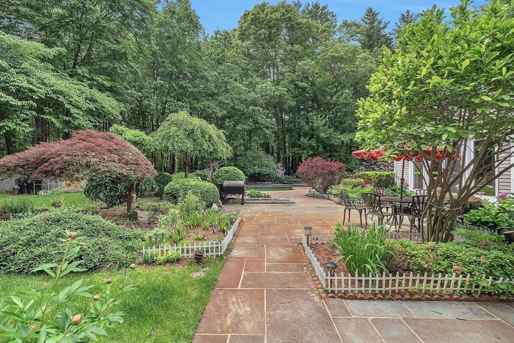 784 Strawberry Hill Rd