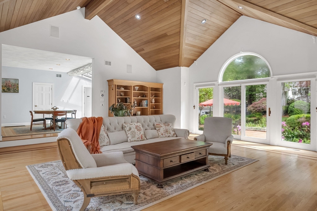 784 Strawberry Hill Rd