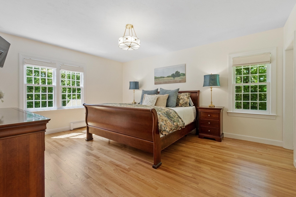 158 Kettle Hole Rd