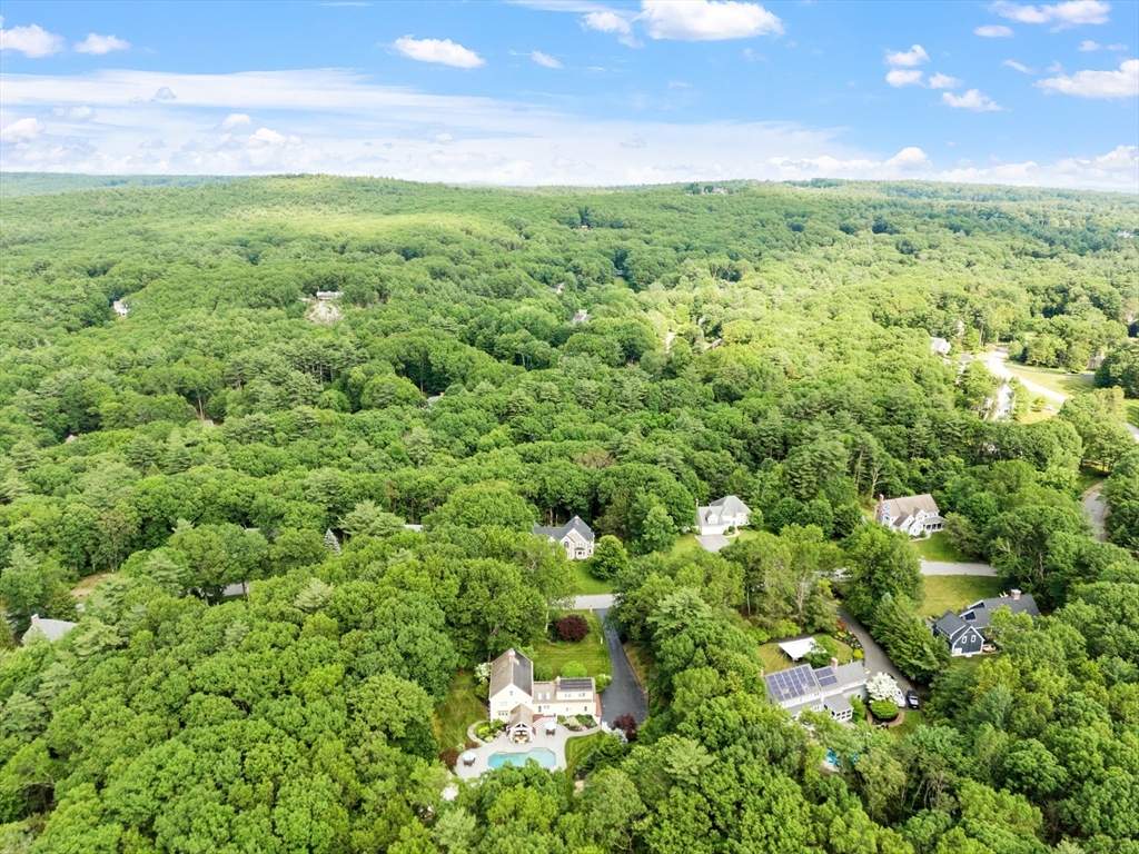 158 Kettle Hole Rd