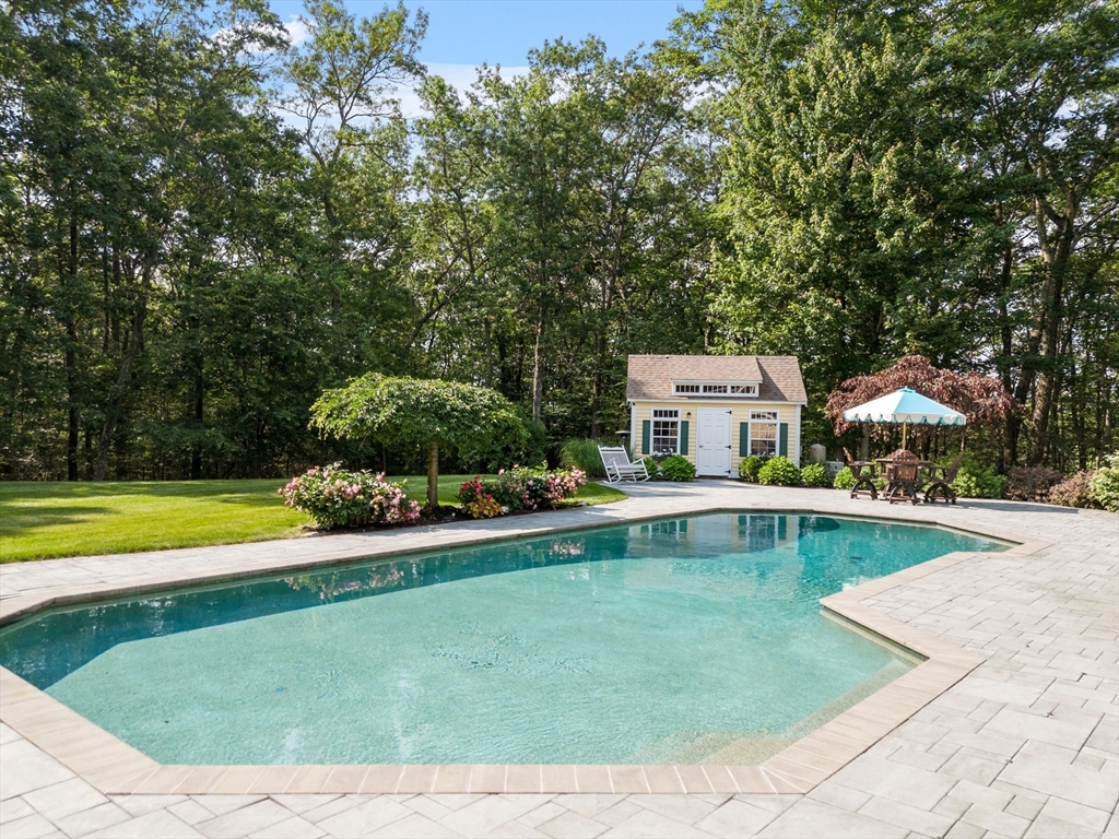 158 Kettle Hole Rd