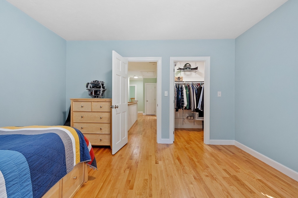 158 Kettle Hole Rd