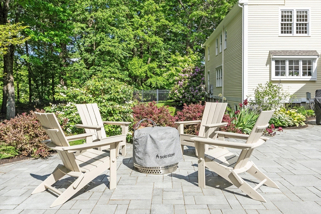 158 Kettle Hole Rd