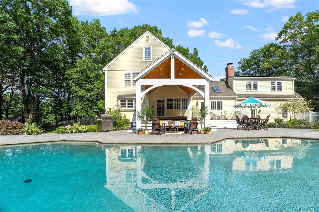 158 Kettle Hole Rd