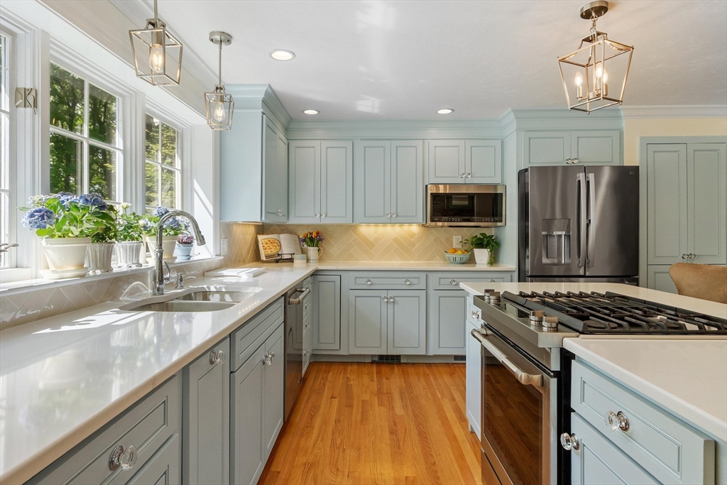 158 Kettle Hole Rd