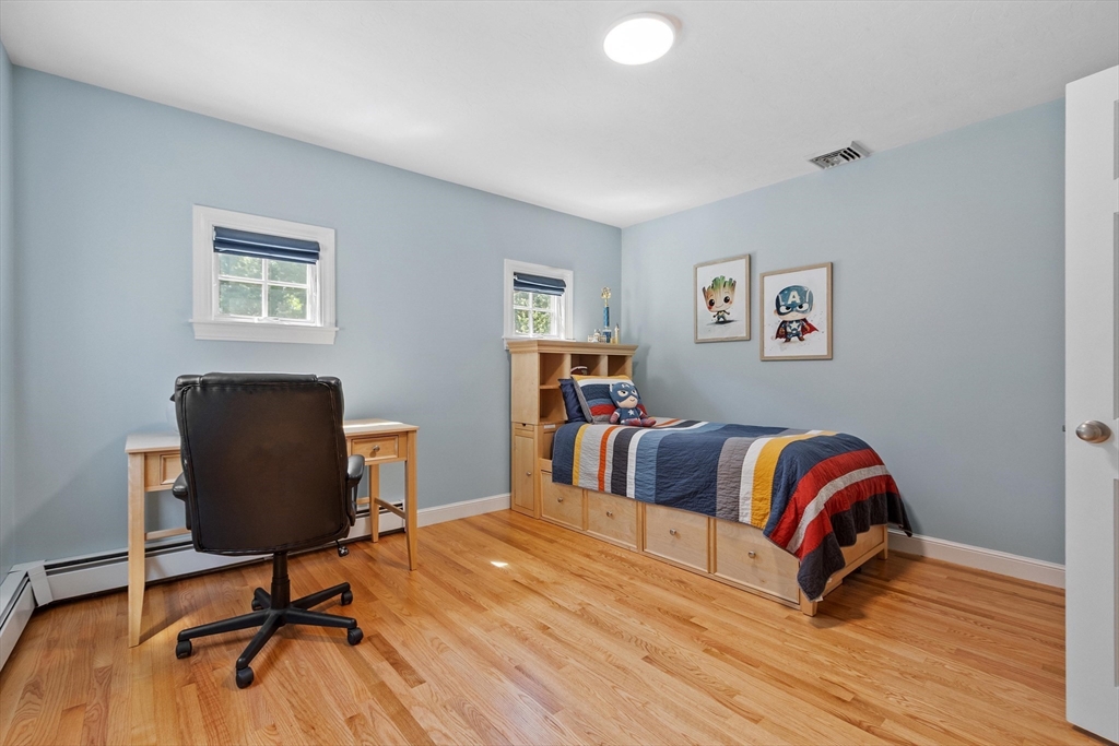 158 Kettle Hole Rd