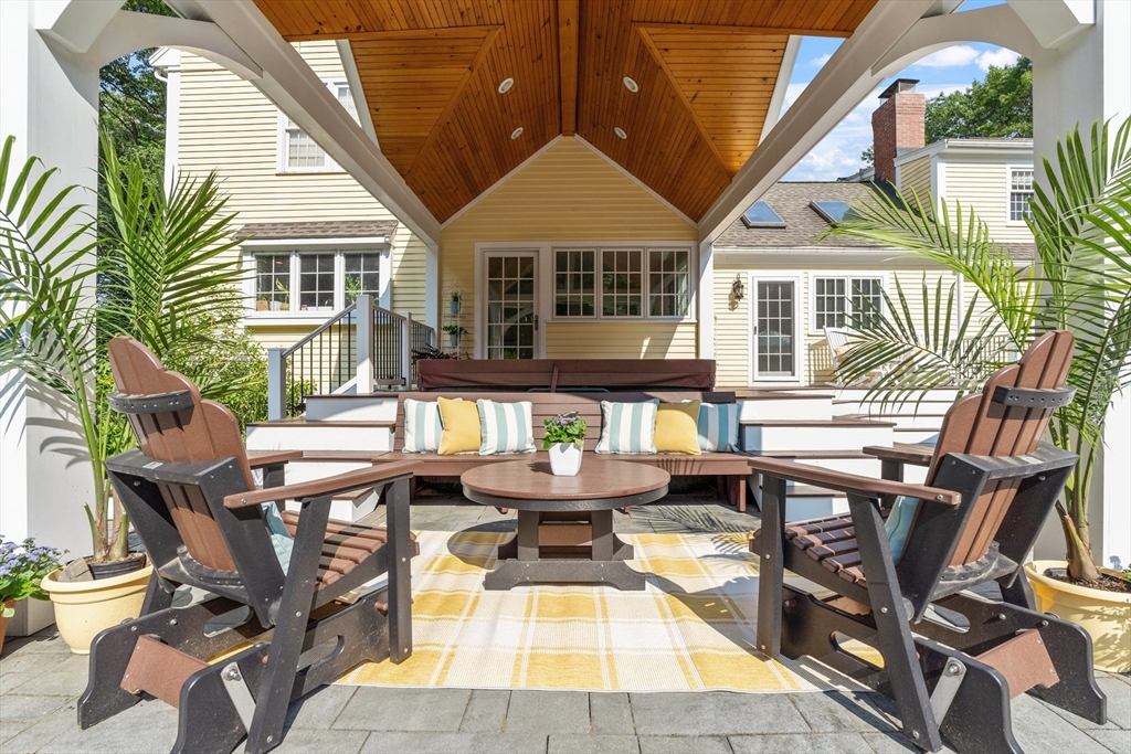 158 Kettle Hole Rd