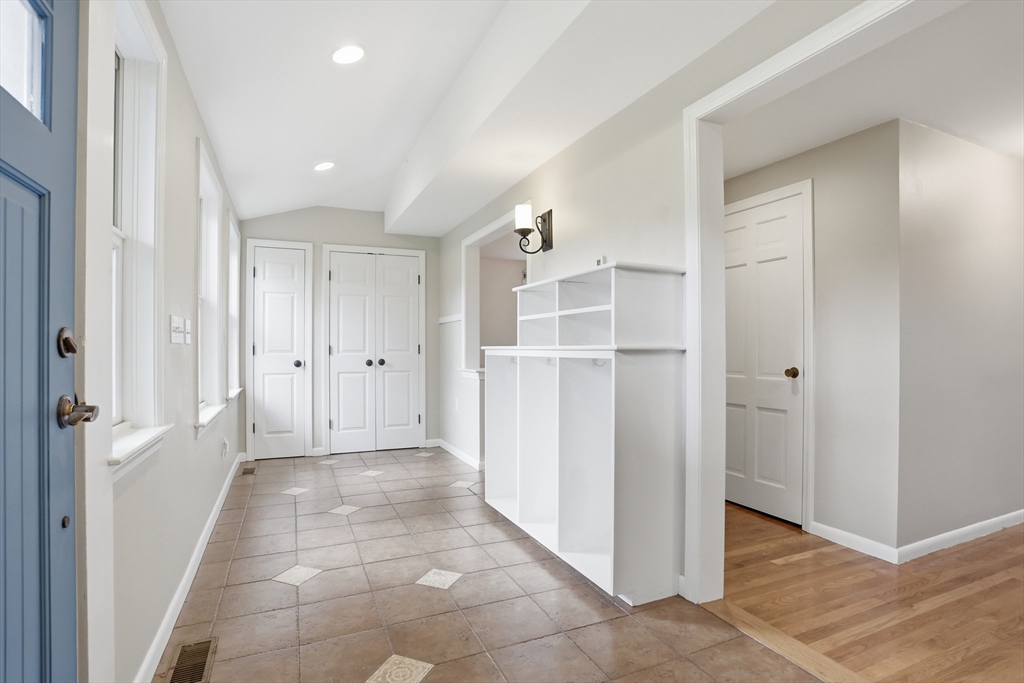 39 Ethan Allen Dr.