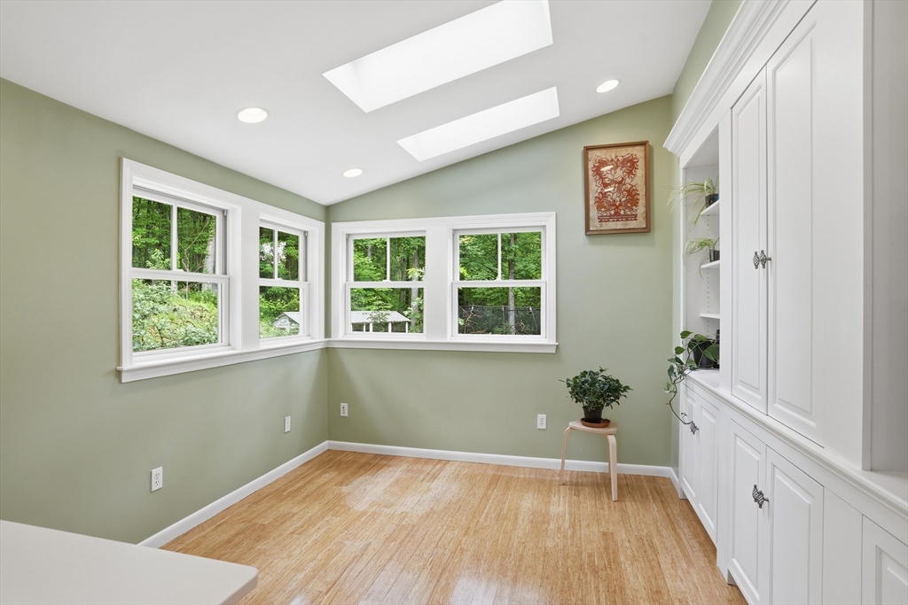 39 Ethan Allen Dr.