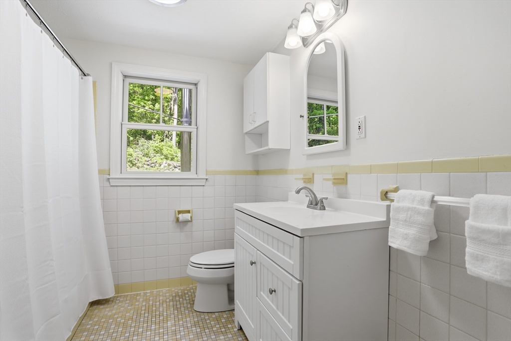 39 Ethan Allen Dr.