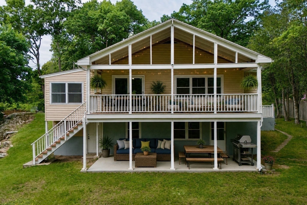 82 Cottage St