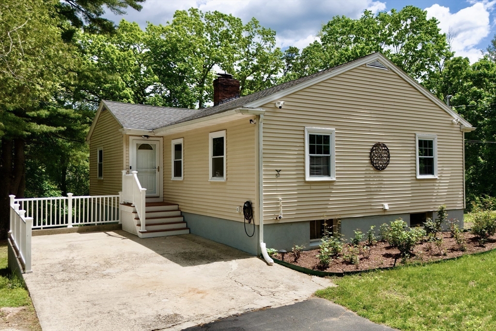 82 Cottage St
