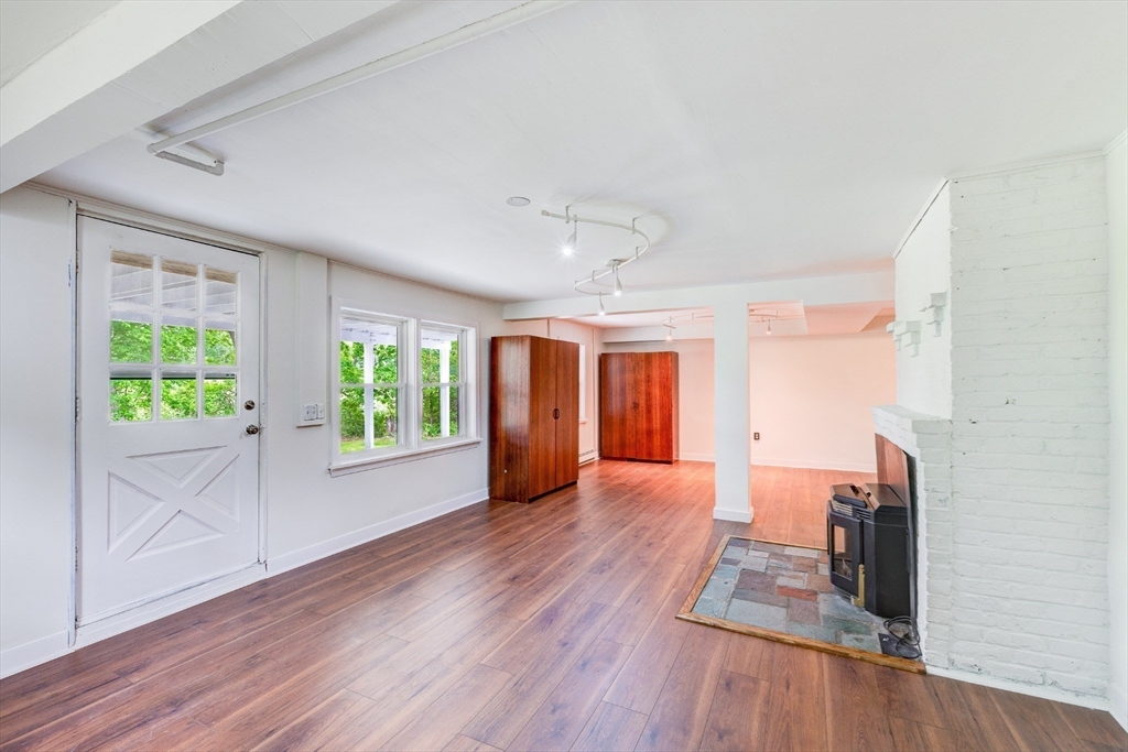 82 Cottage St