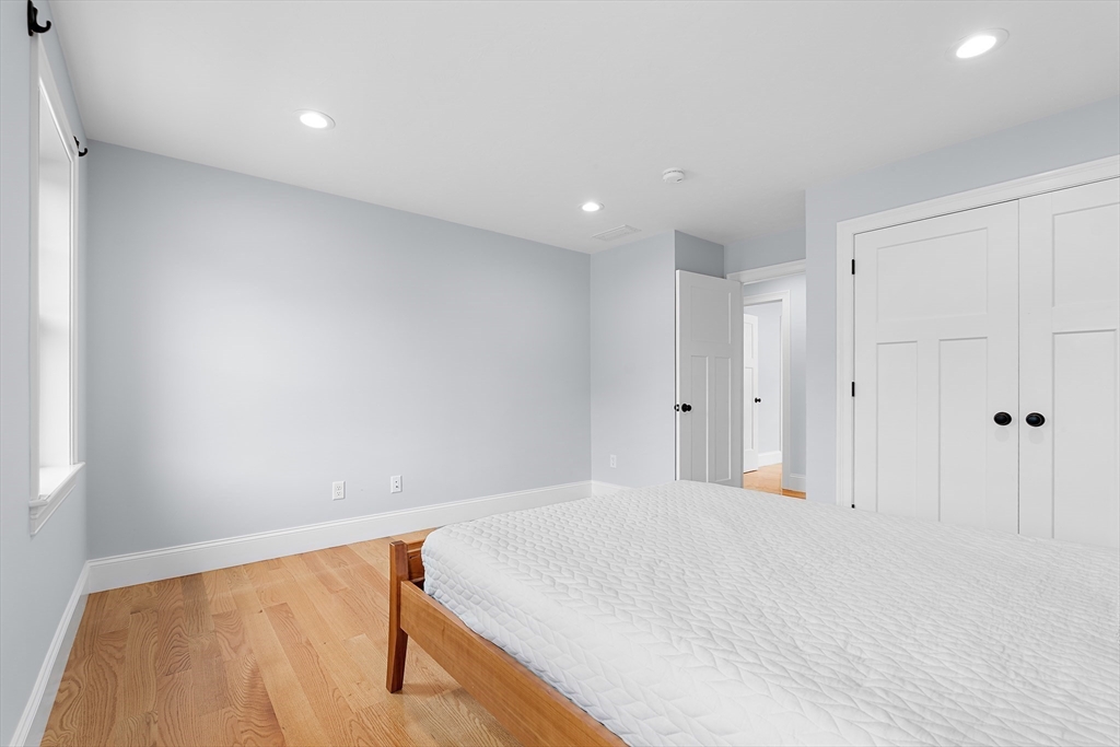 17 Grand St