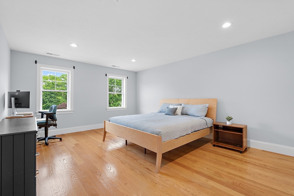 17 Grand St