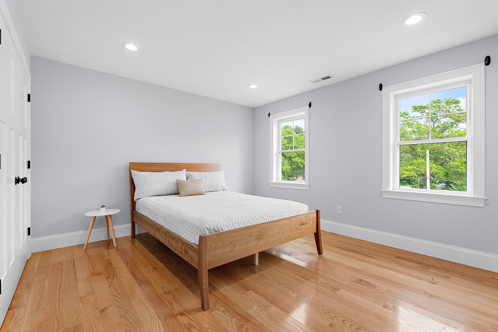 17 Grand St