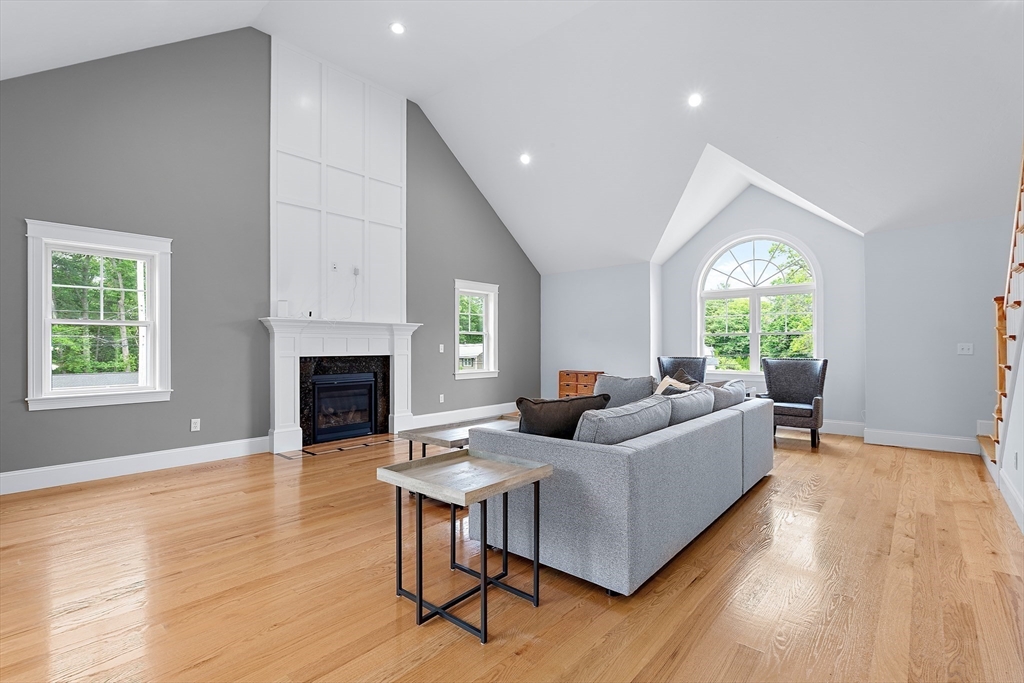 17 Grand St