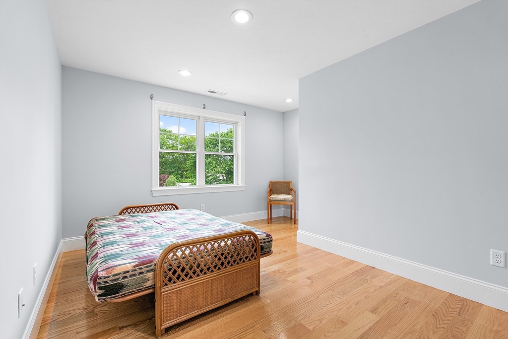 17 Grand St