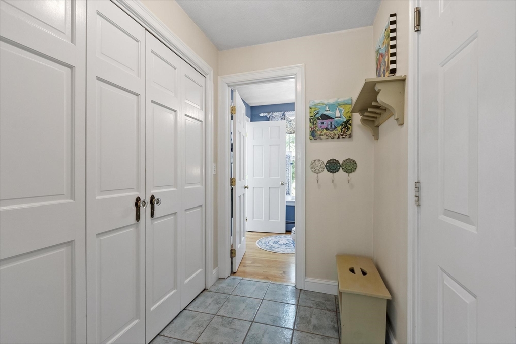 209 Harwood Ave