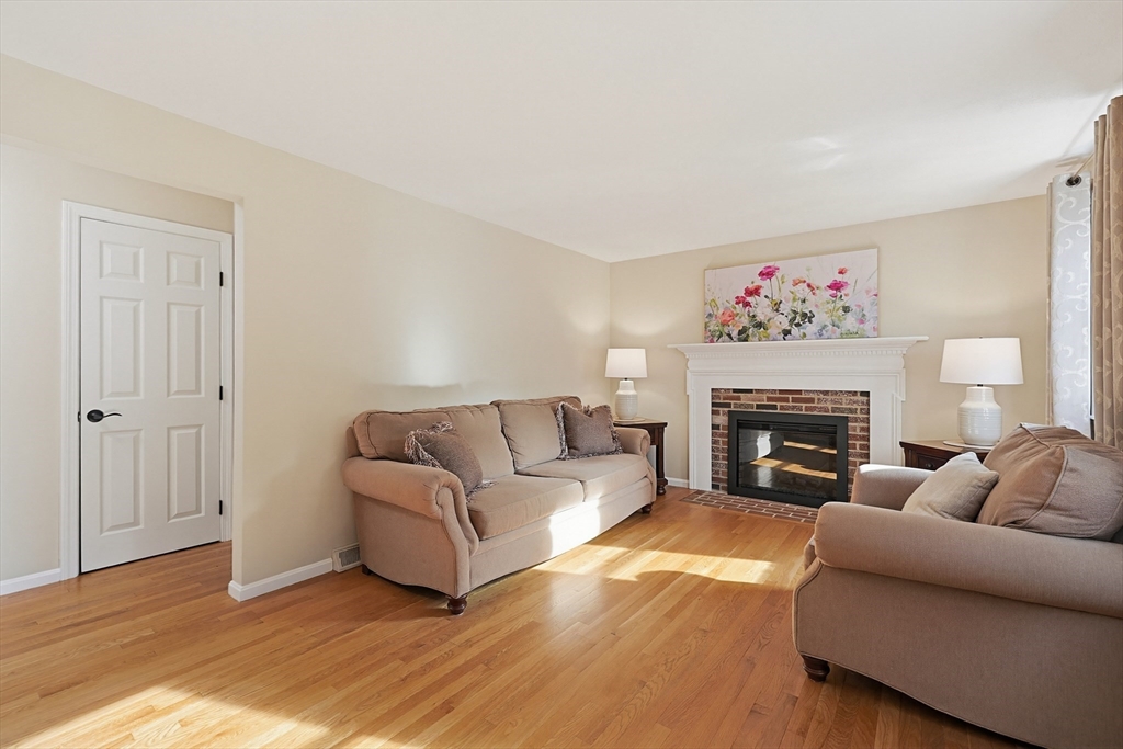 10 Douglas Ave