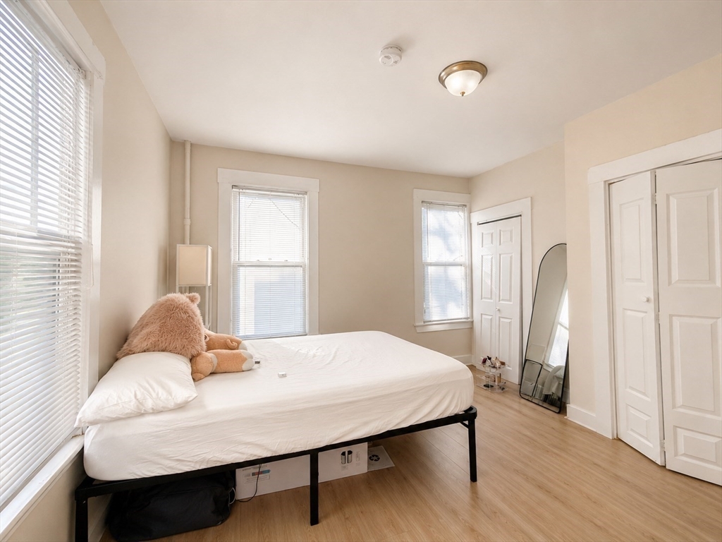 23-25 Inman St
