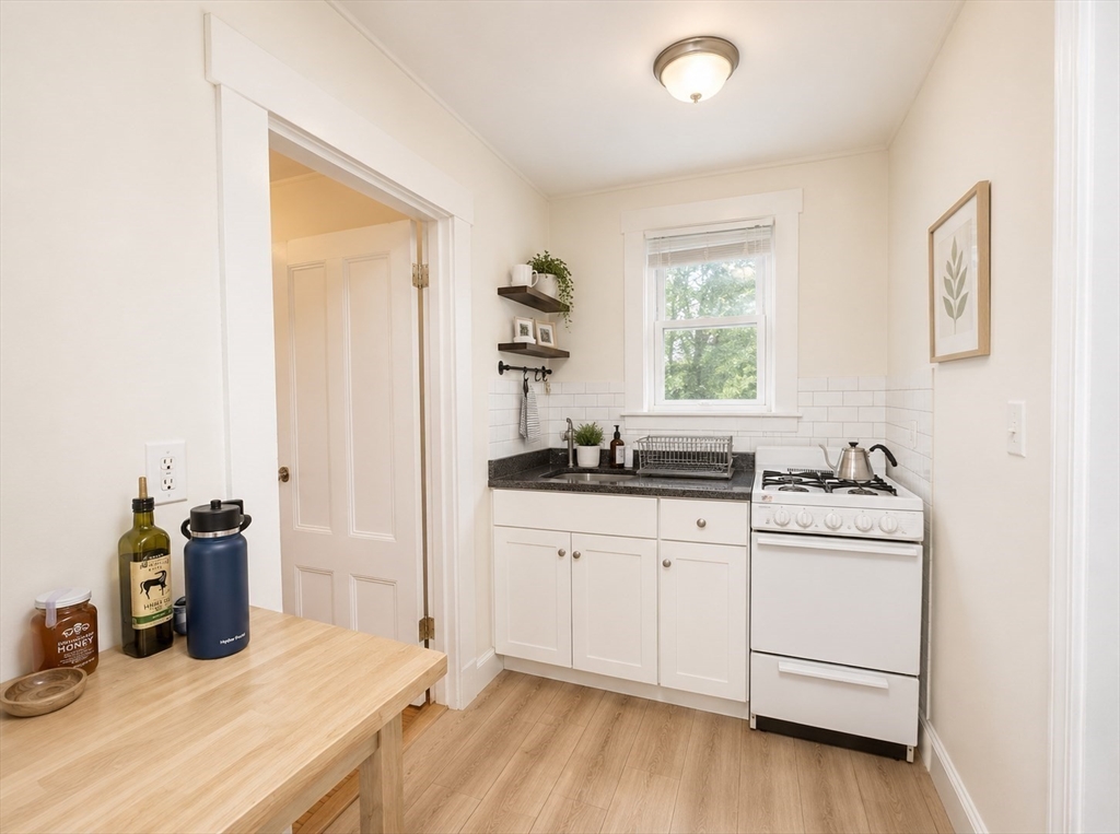 23-25 Inman St