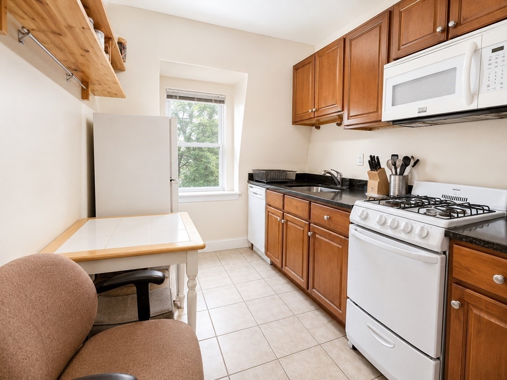 23-25 Inman St