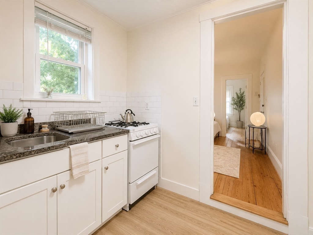 23-25 Inman St