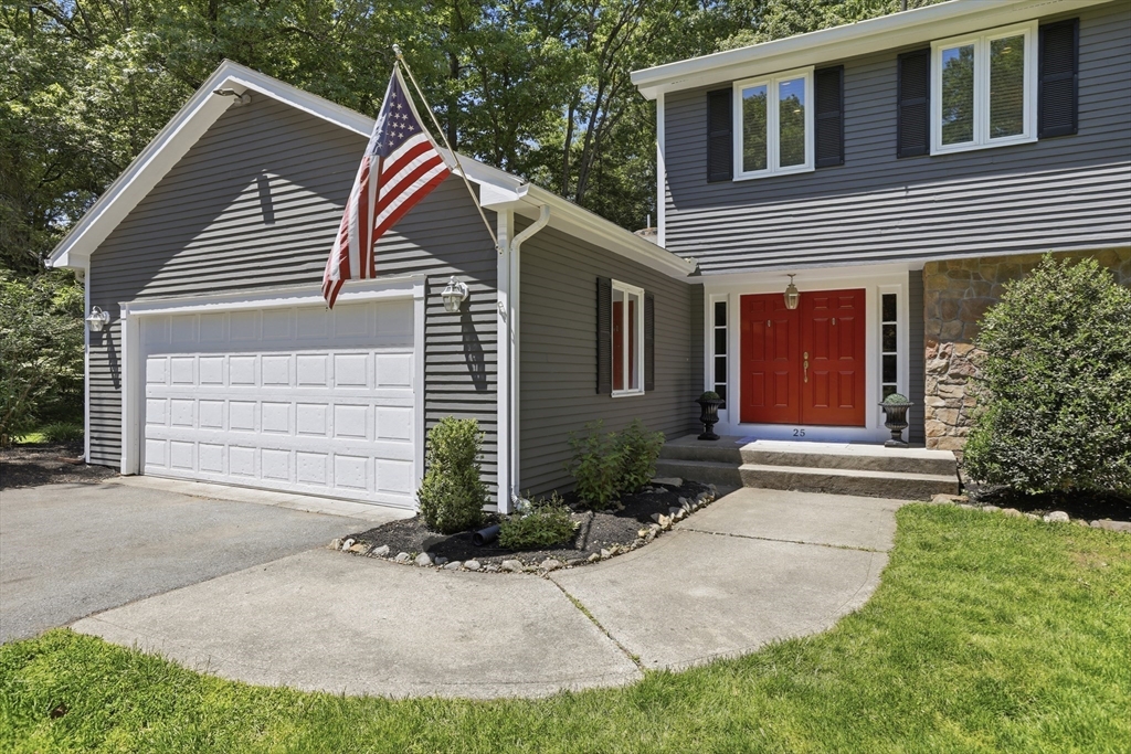 25 Revolutionary Rd