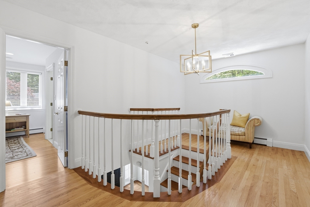 25 Revolutionary Rd