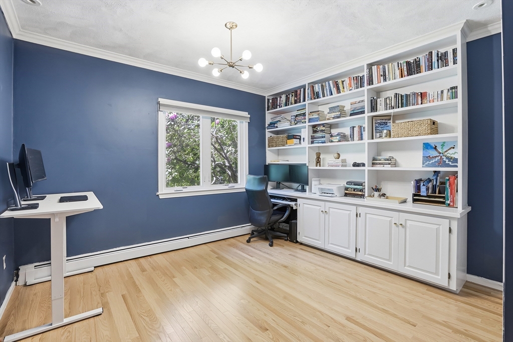 25 Revolutionary Rd
