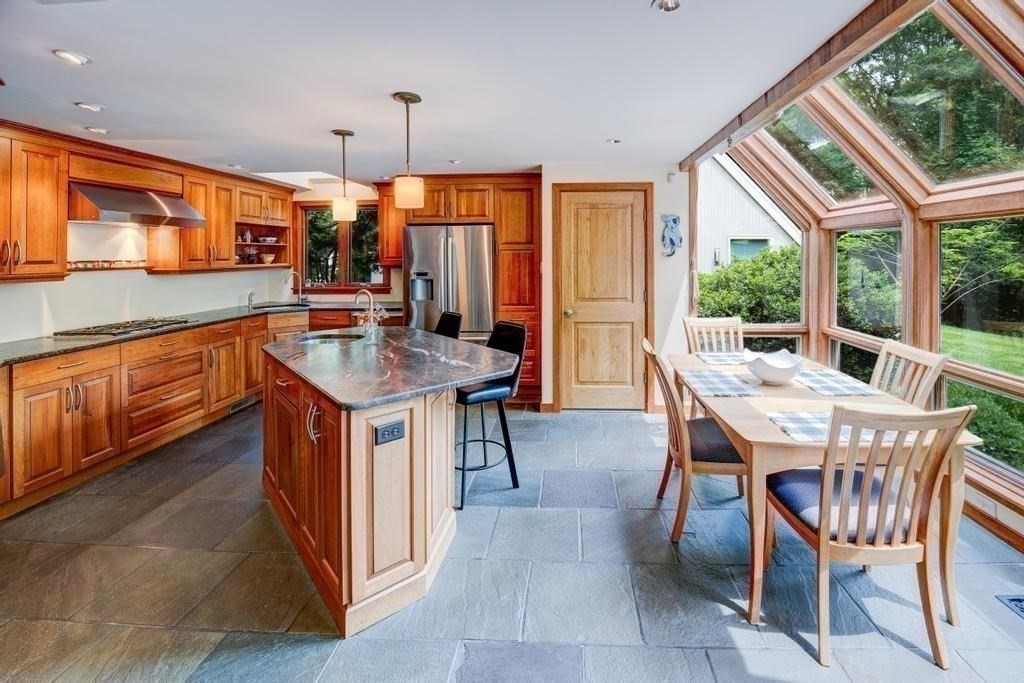 40 Bicentennial Way