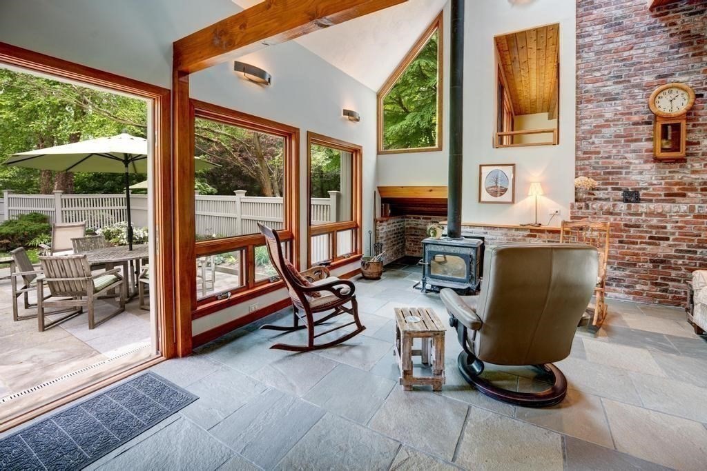 40 Bicentennial Way