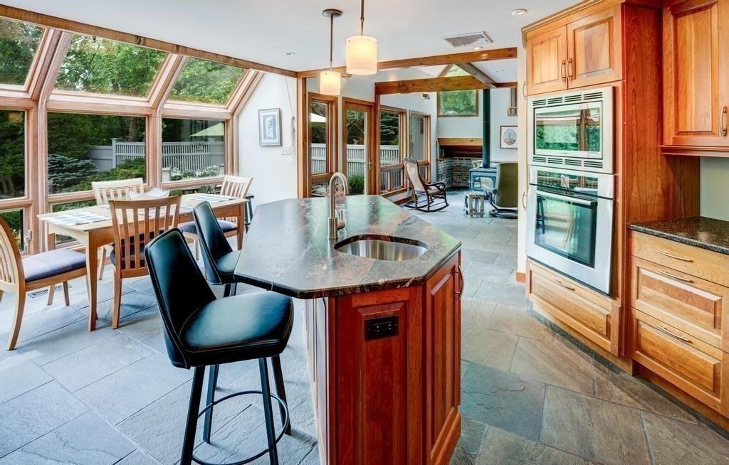40 Bicentennial Way