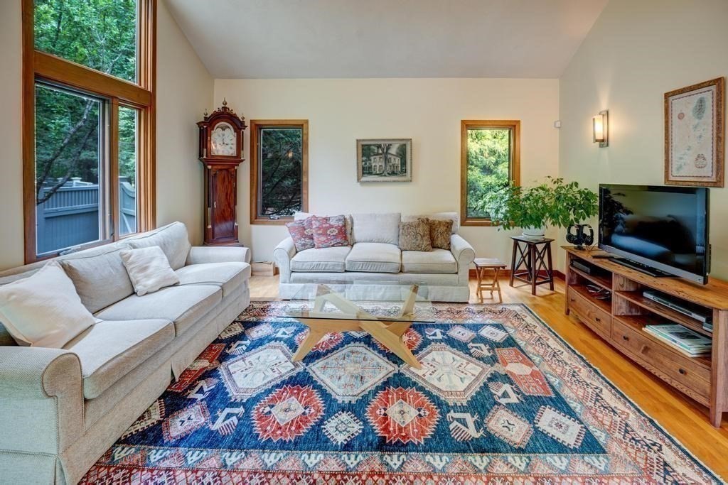 40 Bicentennial Way
