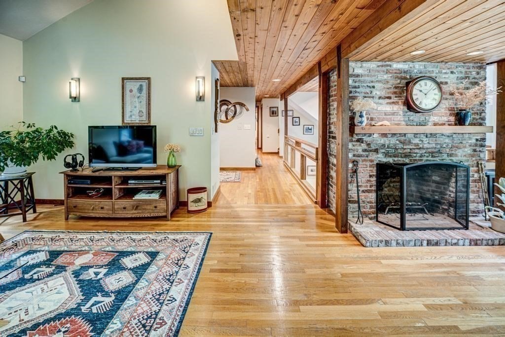 40 Bicentennial Way