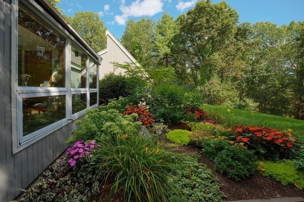 40 Bicentennial Way